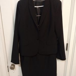 Calvin Klein Skirt Suit. Black. size 12.